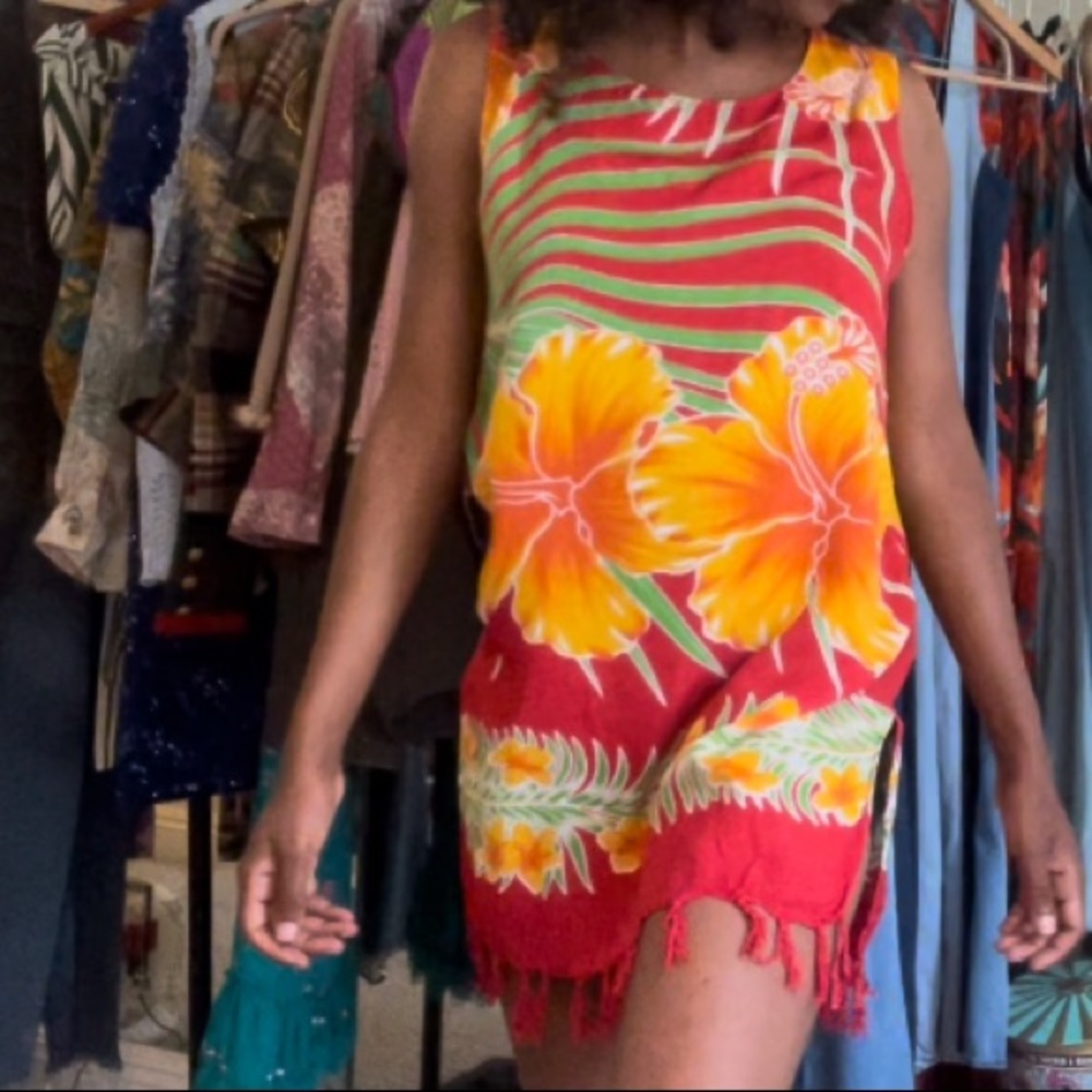Hawaiian 🌺 Print Dress - Picture 5 of 5